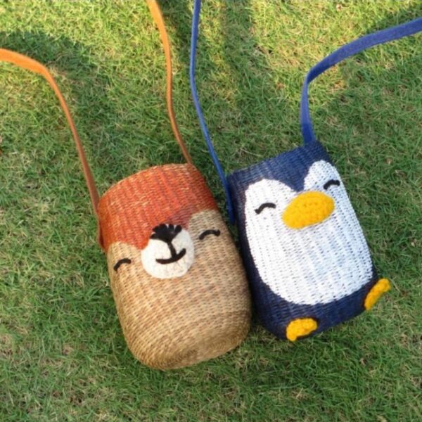 Women-handbags-hand-woven-from-rattan-penguins-and-dogs-shaped-handbags